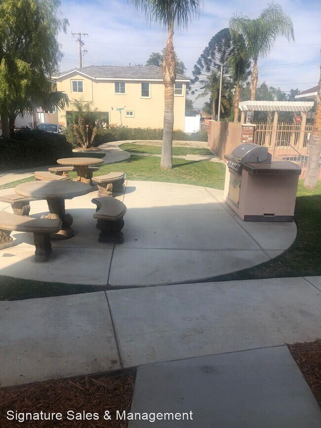 Building Photo - 3 br, 2.5 bath House - 6139 Zircon Way