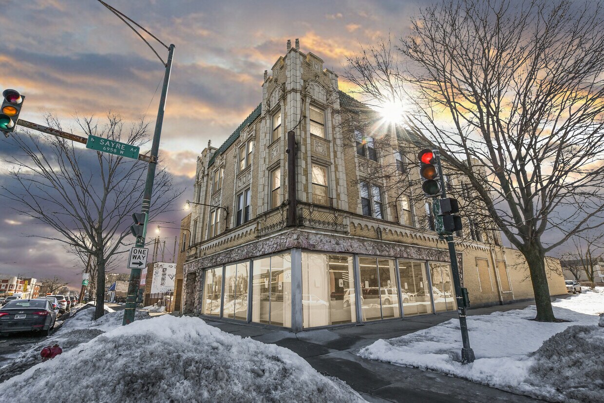 Primary Photo - 6967 W Grand Ave