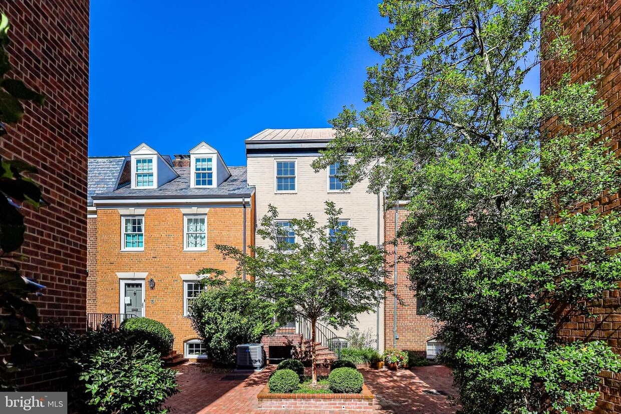 113 Cameron Mews, Alexandria, VA 22314 Townhome Rentals in Alexandria