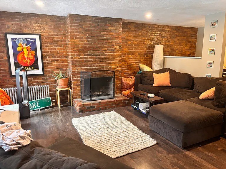 Primary Photo - 69 Gore St
