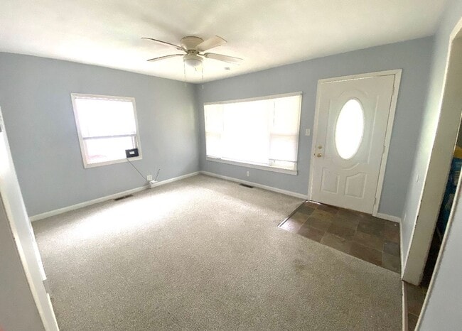 Building Photo - Charming Ranch in Great Area!