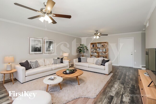 Foto del edificio - 5359 E Elmwood St