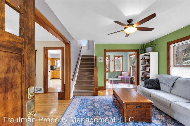 Building Photo - 3 br, 1.5 bath House - 106 N. Russell St.
