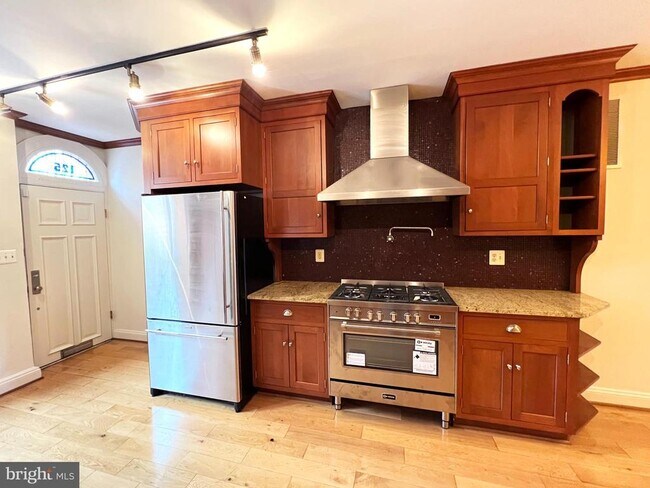 Foto del edificio - 125 Warren Ave