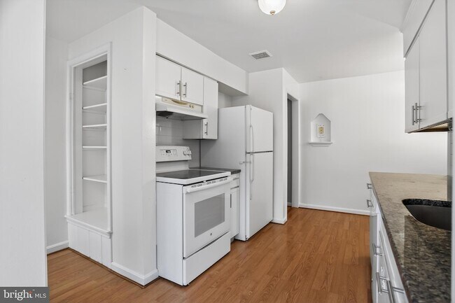 Foto del edificio - 5205 Saratoga Ave