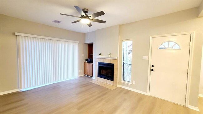 Building Photo - 3500 Tangle Brush Dr