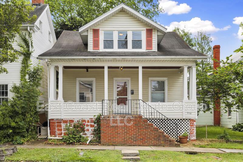 Primary Photo - 208 N Mary St