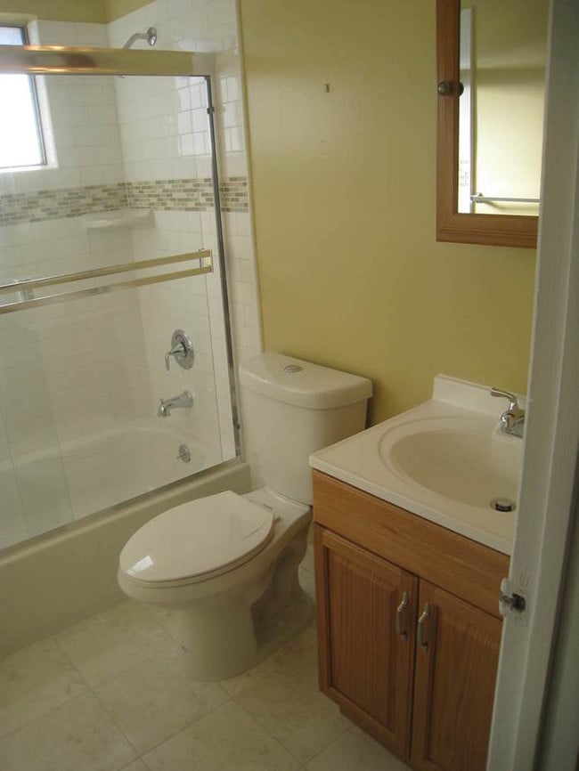 Building Photo - 5630 Calmor Ave