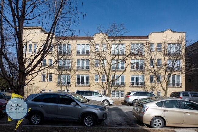 Building Photo - 4901 N Christiana Ave