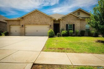 Building Photo - 124 Oak Fletcher Dr