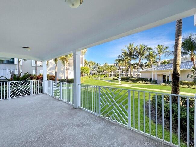 Foto del edificio - 312 Bay Colony Dr N