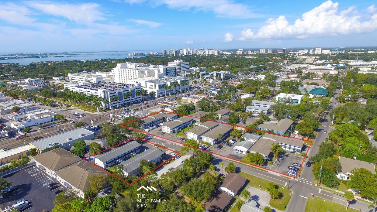 Primary Photo - Hillview Apartments