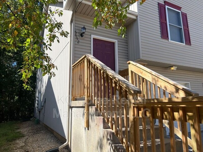 Building Photo - 5652 N Anita Ave