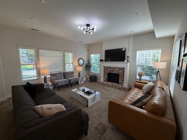 Photo - Beautiful Daybreak Home!!