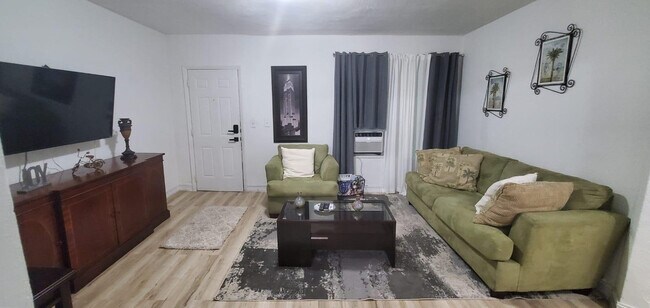 Foto del edificio - 680 SW 7th Ave