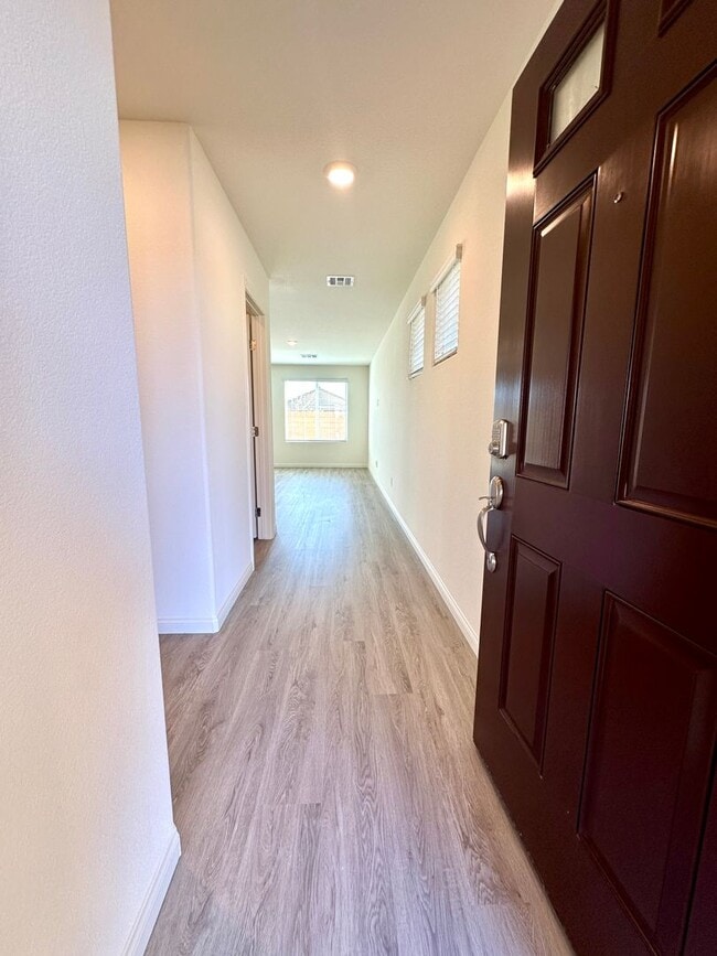 Building Photo - 5746 Sunset Sedona St