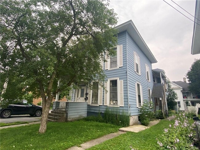 Building Photo - 414 Franklin St