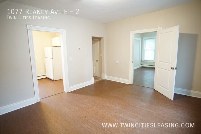 Building Photo - Upper Level Duplex with 4 Bedrooms!
