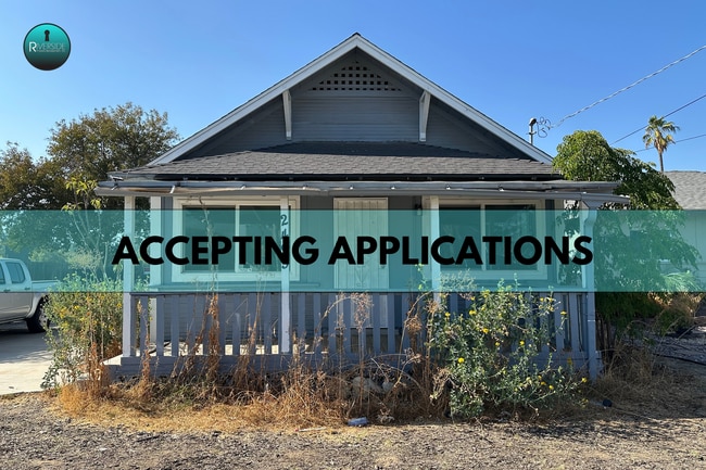 Building Photo - Beautifully Updated 2-Bed, 2-Bath Riverside Home on a Huge Lot!