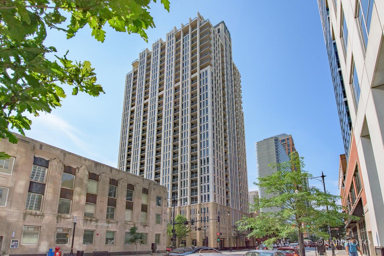 Primary Photo - 1250 S Michigan Ave