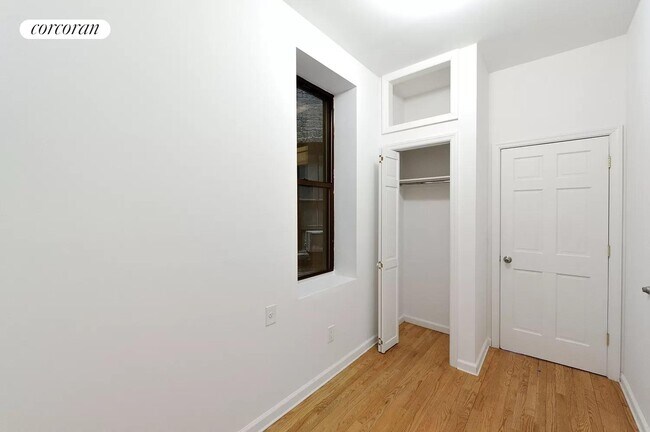 Building Photo - 192 6th Ave