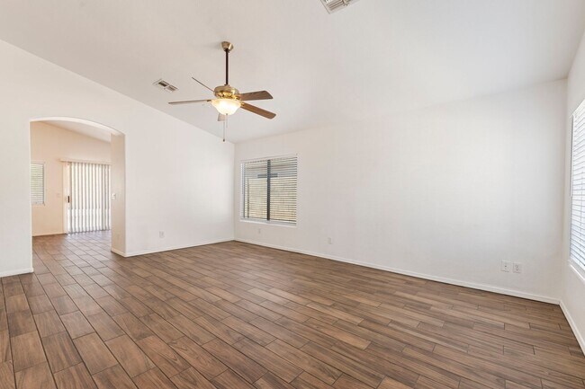 Building Photo - Very nice 3 bedroom 2 bath home!