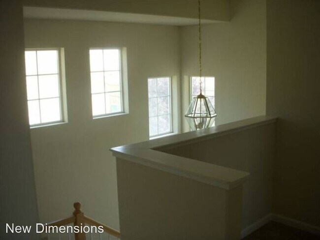Building Photo - 3 br, 2.5 bath House - 2048 Tivoli Lane
