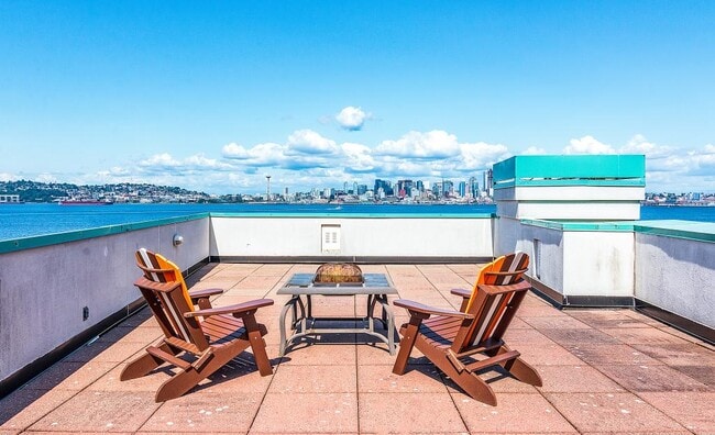 Building Photo - Harbour Vista Condominiums - 4 bedrooms + den