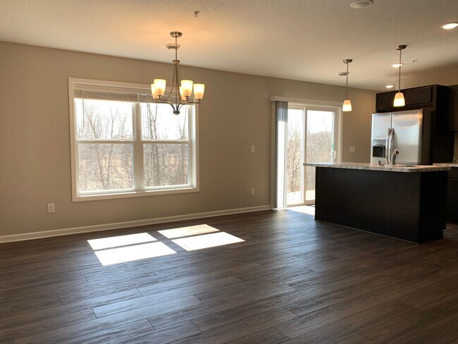 Building Photo - Big Lake spacious end unit, like new, FOR ...