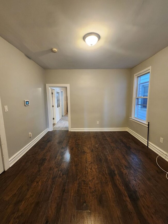 Photo - Joseph Gordon Apartment