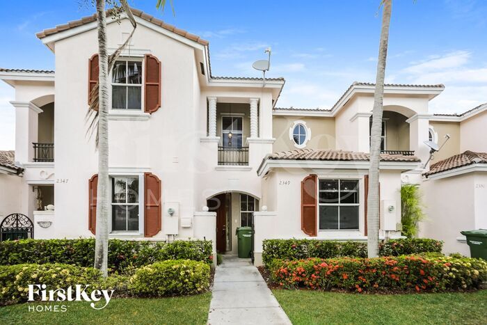 Foto principal - 2349 NE 42nd Cir