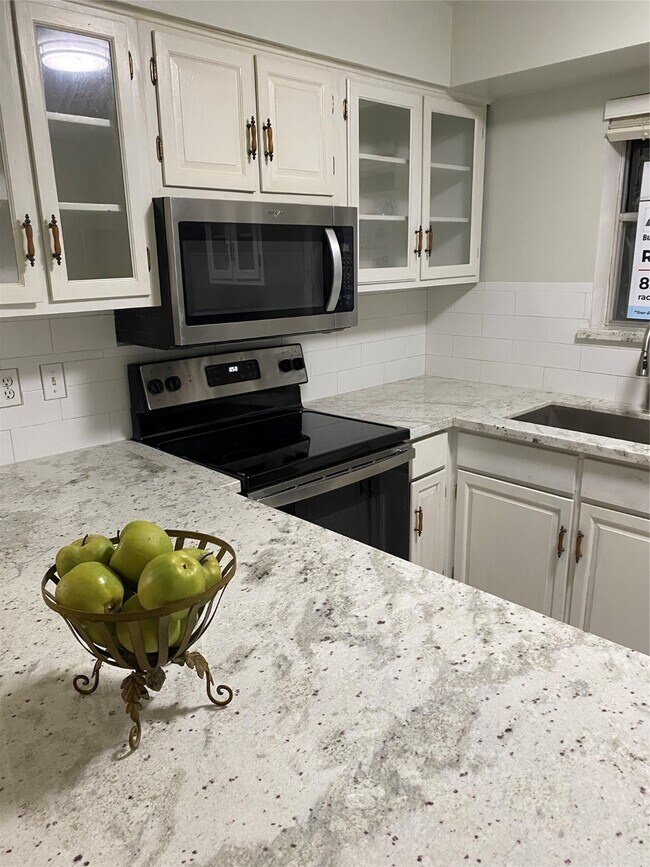 Foto del edificio - 13004 Trail Hollow Dr