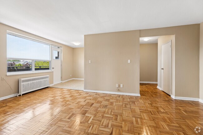 3 chambres, 1 salle de bain - 788 pi² - Salon - Trudelle Court Apartments