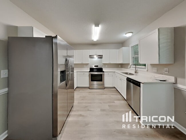 Foto del edificio - 837 Lusterleaf Pl