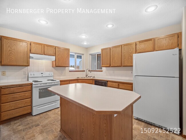 Foto del edificio - 8809 N Pamela St