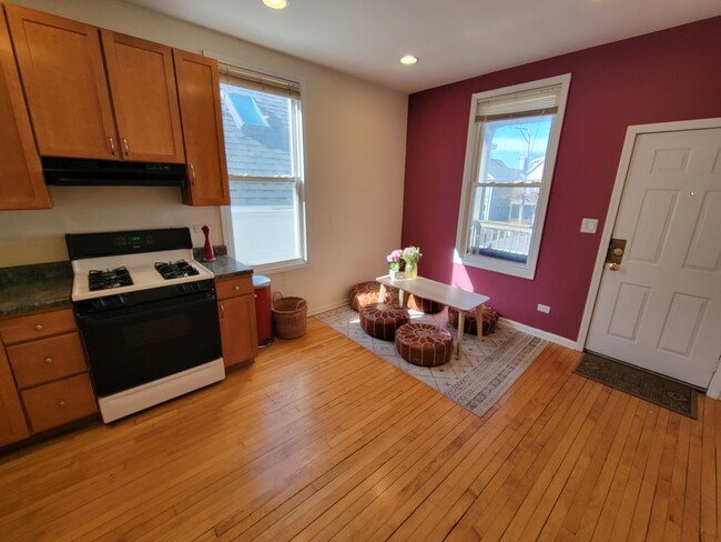 Foto del edificio - 3338 N Hamilton Ave