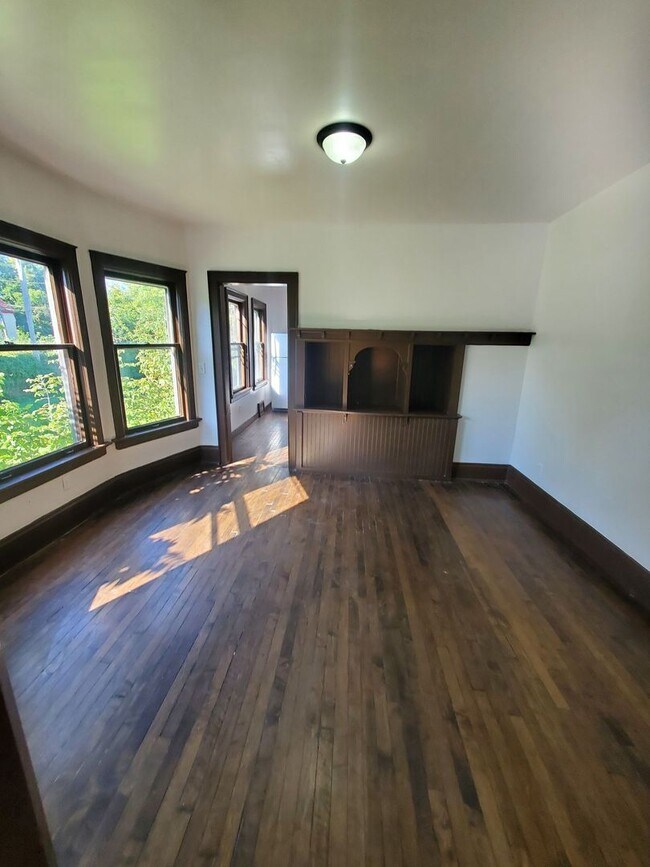 Foto del edificio - 3045-3047 N 11th St. (Duplex) (ACE PROPERTY)