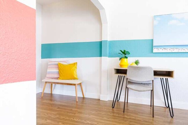 Building Photo - Sunny-Side Up - Cozy and Central Home with...