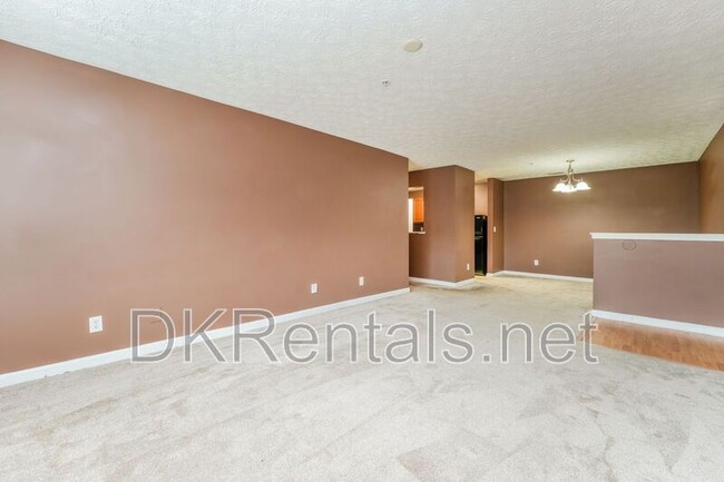 Building Photo - 12201 Fairington Ridge Cir