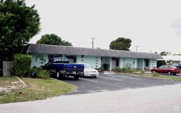 Foto del edificio - 2220 SE 6th St