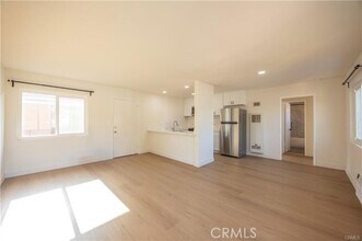 Building Photo - 115 N Walnuthaven Dr