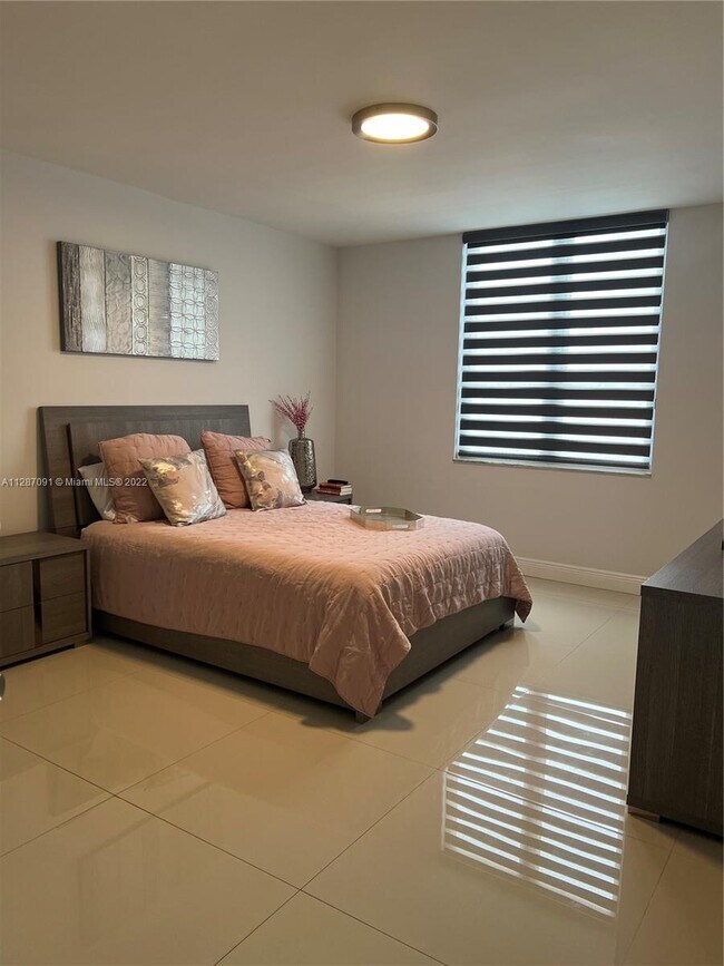 Foto del edificio - 701 Brickell Key Blvd