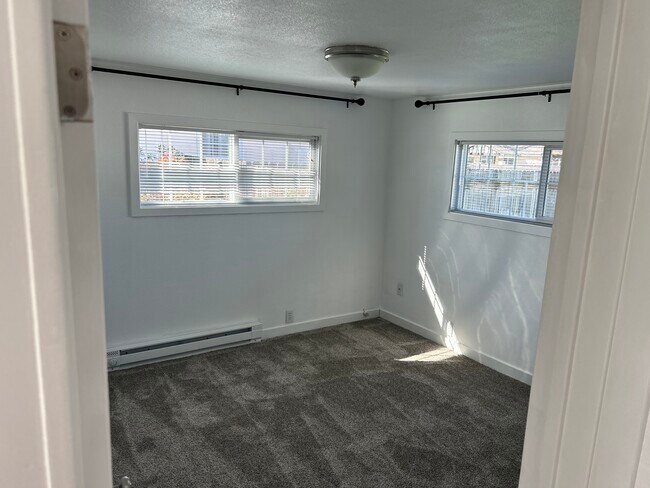 Foto del edificio - 617 Thayer Dr