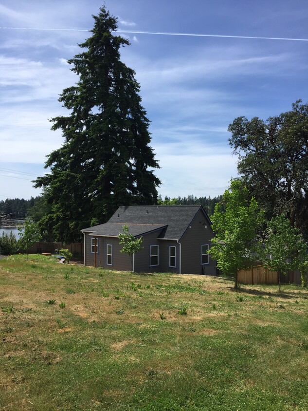 Cottage, built in 2019. - 123 Lake Louise Dr SW