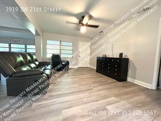 Foto del edificio - 3919 SW 21st St