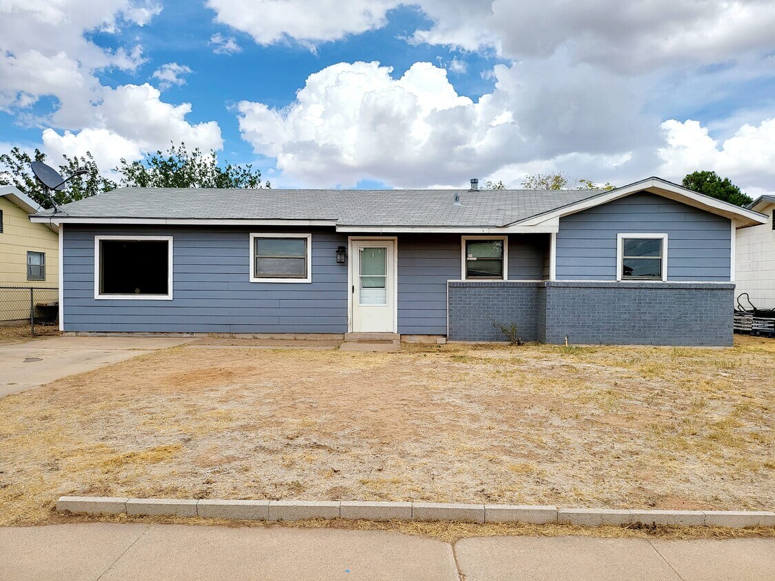 Primary Photo - 3702 Caroline St
