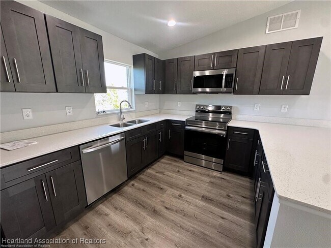 Building Photo - 4026 Mendoza Ave