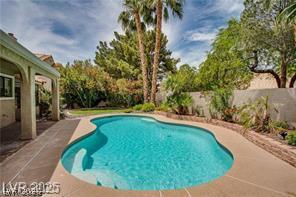 Foto del edificio - 2644 White Pine Dr