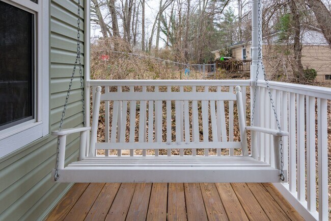 Building Photo - Central AVL - Beautiful 3/2 Cape Cod