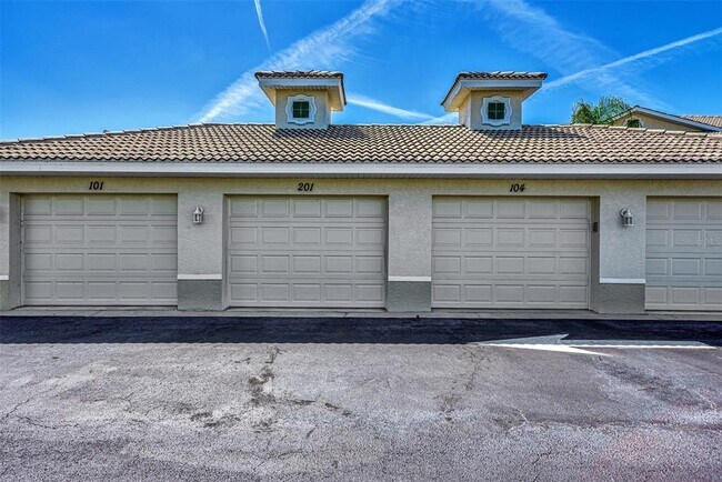 Building Photo - 400 Mirabella Cir